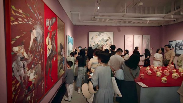 ag·真人(官网)平台 湖北好意思术学院“致好意思2026”毕业作品展启幕