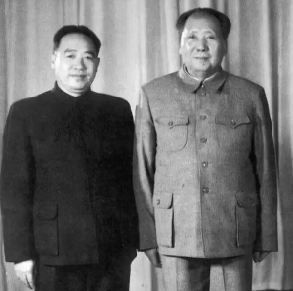 AG真人国际app中国官方商店下载 汪东兴：了解“文革”全过程的，唯独我一个东谈主